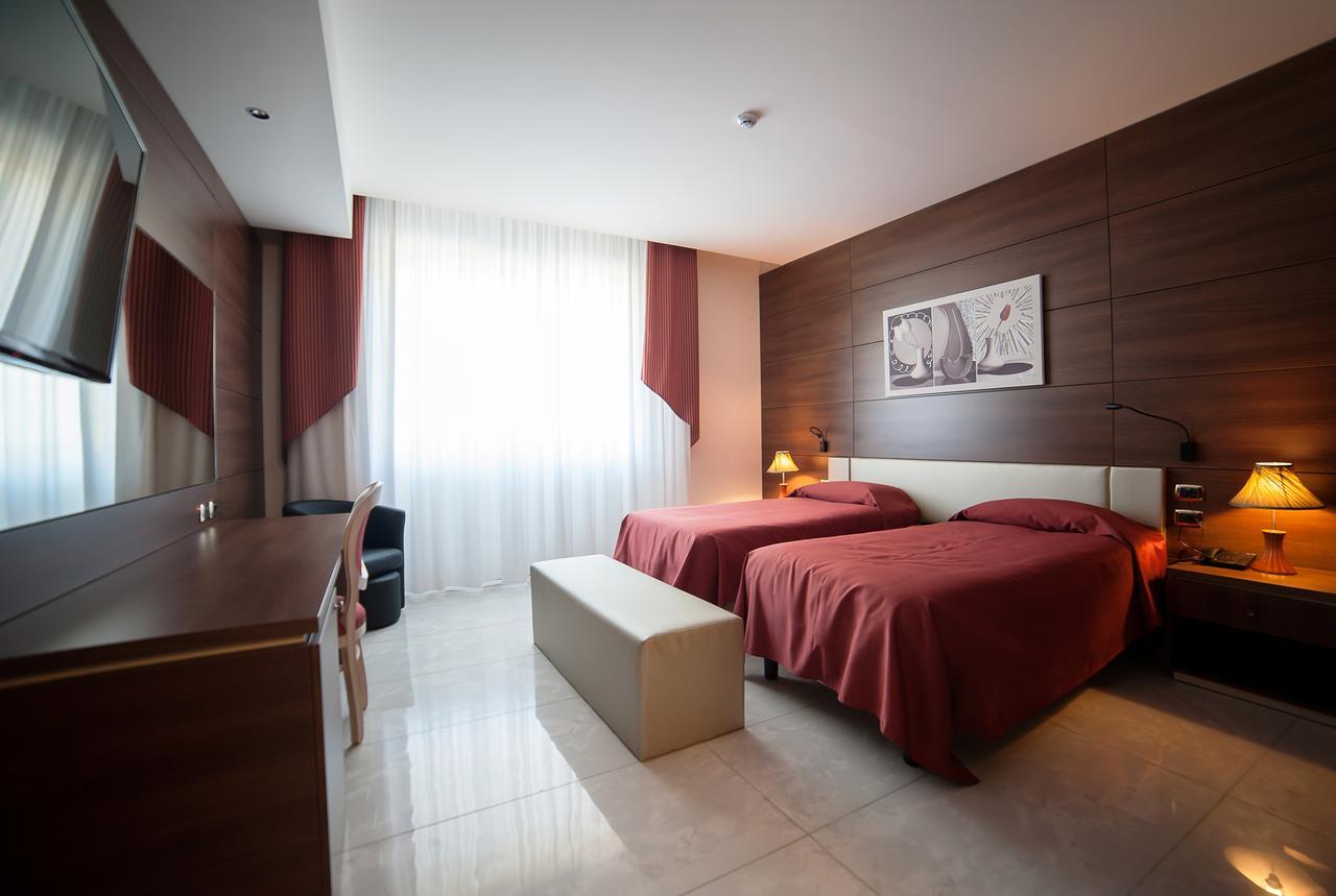 Family Center Hotel Атена-Лукана Экстерьер фото