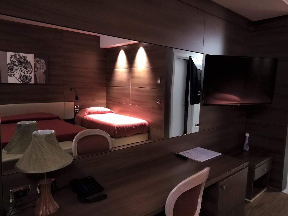 Family Center Hotel Атена-Лукана Экстерьер фото